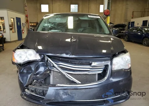 2013 Chrysler Town & Country Touring z USA, uszkodzony, nr VIN 2C4RC1BG5DR659198